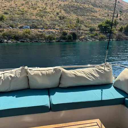 Monun Yacht 船上ホテル